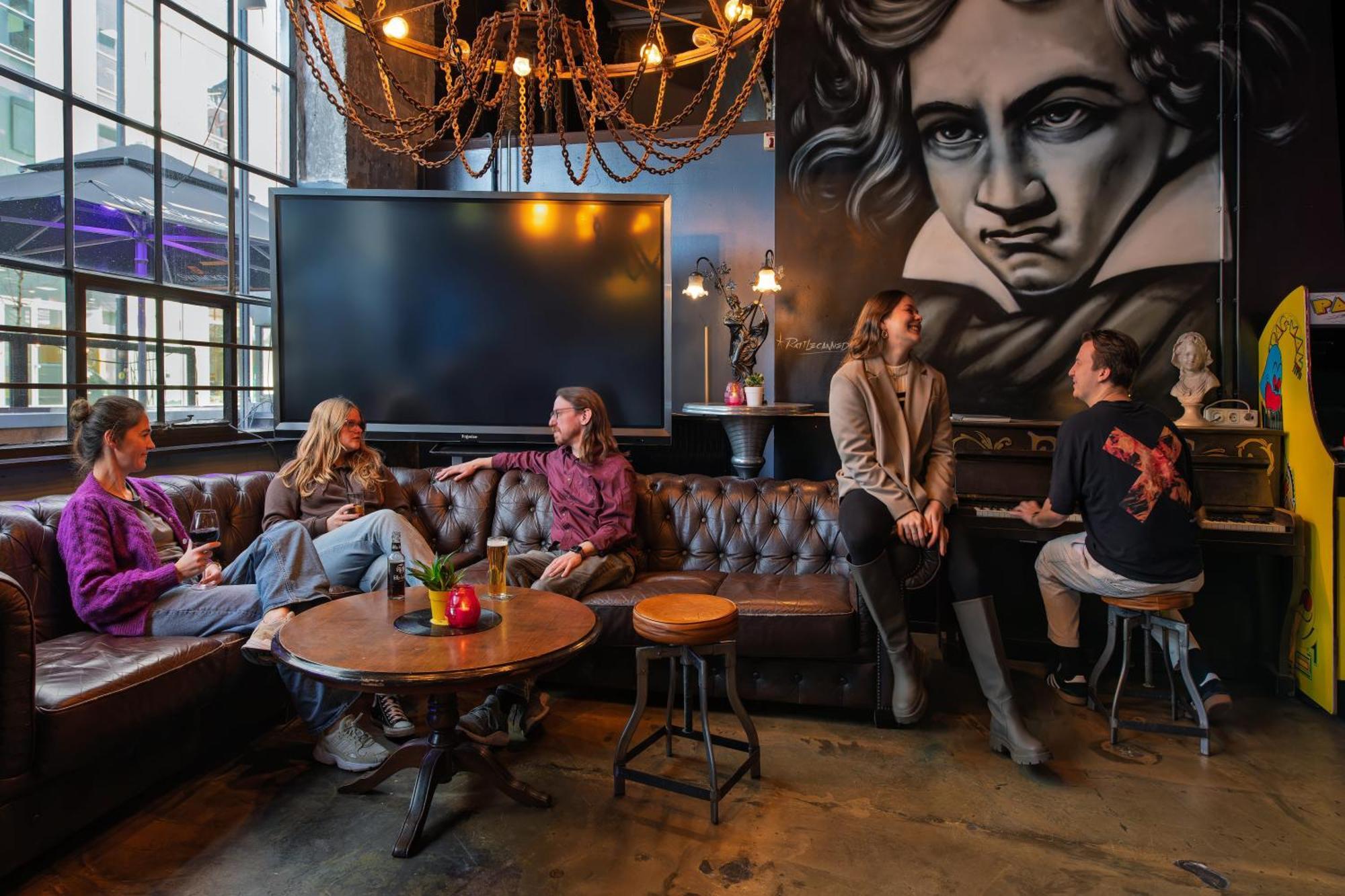 Stayokay Hostel Eindhoven - Blue Collar Екстер'єр фото