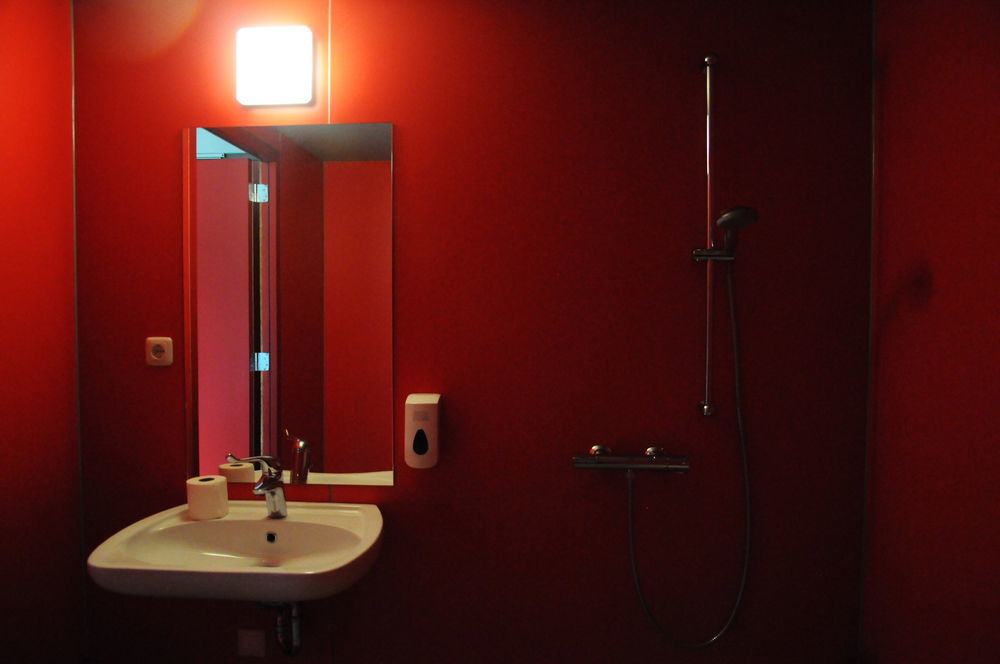 Stayokay Hostel Eindhoven - Blue Collar Екстер'єр фото