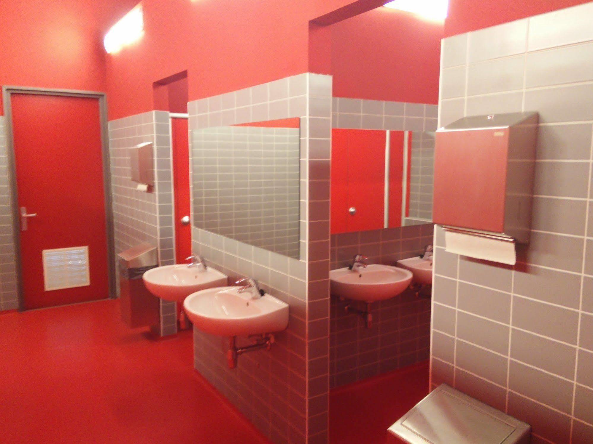 Stayokay Hostel Eindhoven - Blue Collar Екстер'єр фото