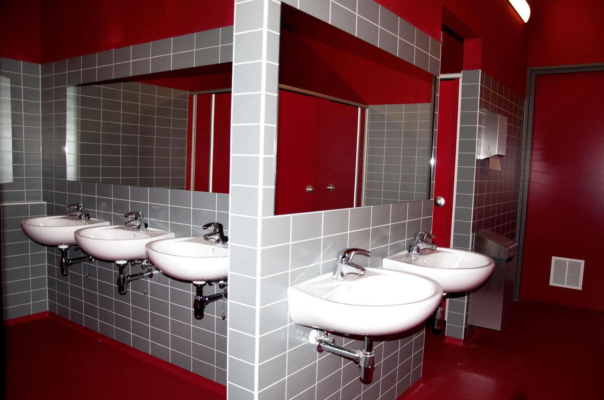 Stayokay Hostel Eindhoven - Blue Collar Екстер'єр фото